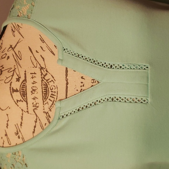 Kim Roger's Lady's V-Neck 3/4 Sleeved with Beautiful Lace Shoulders - Picture 2 of 10